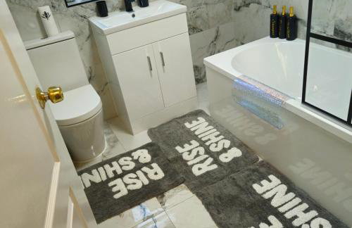 West park Royal House, Holidays, Contractors,Relocation,Free Parking & WiFi - Foto 66