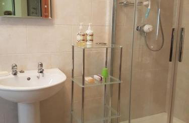 Escape to Pembrokeshire - charming spacious cottage - Foto 27