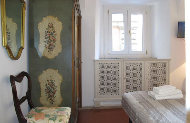 Aurora in Pantheon Apartment - Photo 5