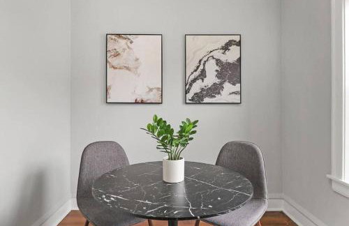 Charming 1BR Unit Close to Vibrant Shops & Dining - Montrose 1B - Foto 3