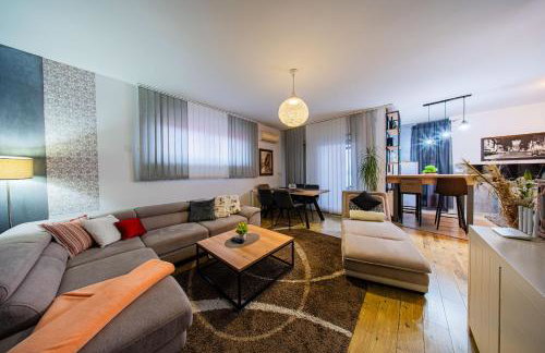 Flexible SelfCheckIns 203 - Zagreb - 2 Bedrooms - Loggia - Foto 1