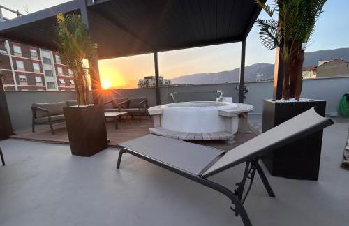 Suite Panoramic Attico con Jacuzzi Privata - Foto 1