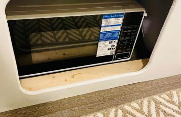 Streamside ShinyTiny Airstream in the Smokies - Foto 24