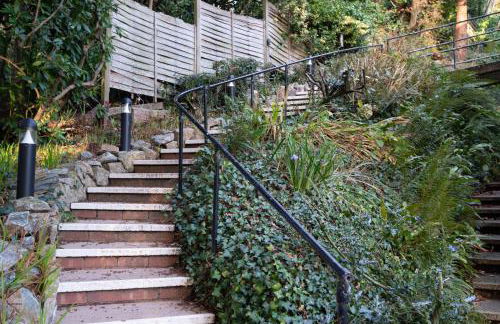 2 Claremont - Photo 2