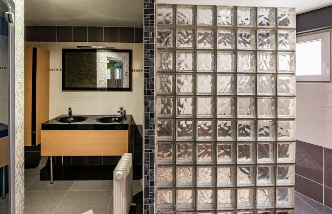 Modern Holiday Home in Verviers With Indoor Pool - Foto 20