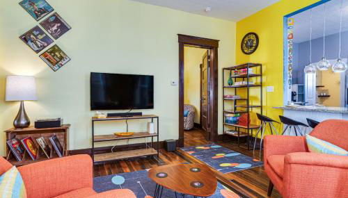 Retro-Inspired Indy Home Walk to Fountain Square! - Foto 4