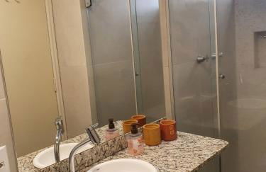 Belo apartamento quarto e sala bem localizado - Foto 9