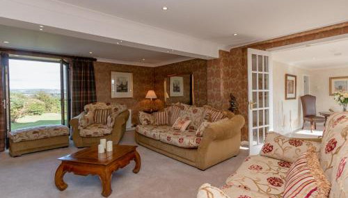 Hillend Farm House - Photo 4