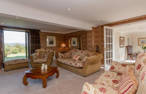 Hillend Farm House - Photo 4