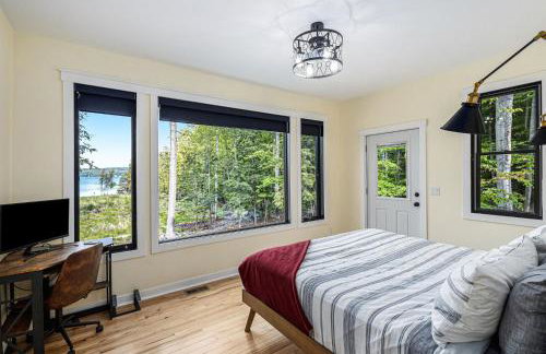 Torch Lake Blue 4BDR Beachfront House ➠ 2364 - Photo 21