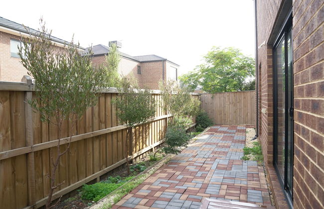 Luxury 9 BRM House in Melbourne - Photo 27