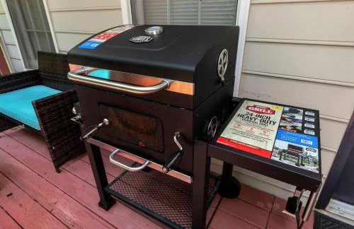 4BR Cozy Family Retreat Near Mall of GA, Near Lake Lanier - Sleeps 10 - Foto 13