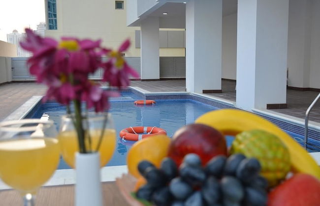 President Waves - Photo 24