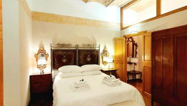 1878s by SC LUXURY HISTORIC HOUSE PIAZZA DI SPAGNA - Foto 2, wardrobe