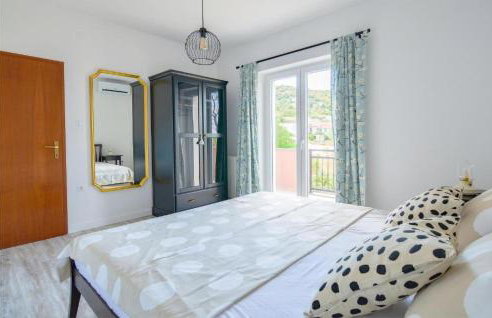 Amazing Apartment In Kasic With Wifi - Photo 13