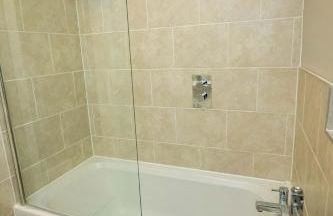 Modern Spacious 2 Bed Apartment Wolverhampton with Free Secure Parking - Photo 6