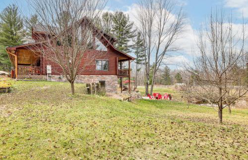 Spacious Log Home with 13 Acres, Ponds and Fire Pit! - Foto 38