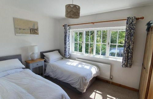 2 Bed Cottage - Sleeps 4 - Garden, Pets, Wifi - Foto 6