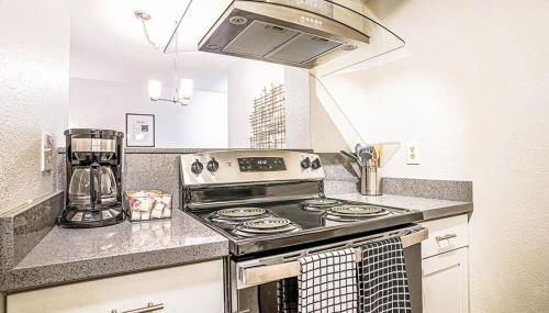 Modern Microsoft Redmond Campus Condo with Balcony - Foto 4