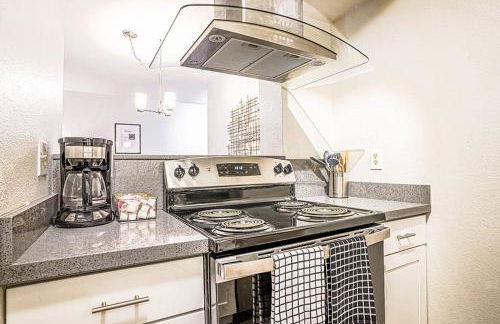 Modern Microsoft Redmond Campus Condo with Balcony - Foto 4