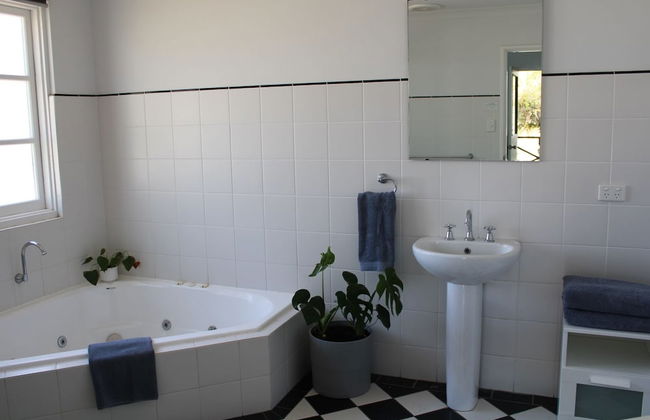 Vineyard Cottage at Upper Reach Winery - Foto 12