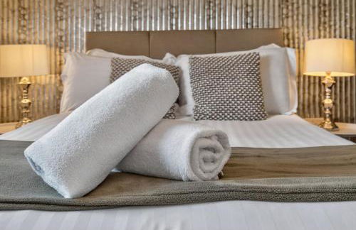 Spacious 4BR Newport Home - Ideal for Families & Groups - Foto 14