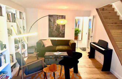 Chic Marlow Escape - Courtyard, River and Fun! Near Windsor and Henley - Photo 2