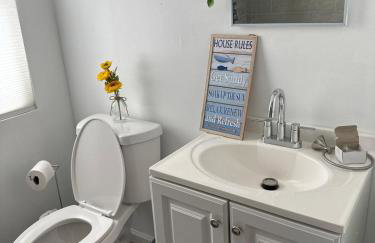 East Riverdale Enchanting 4 bedroom with 2 full bathrooms - Foto 16