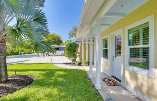 Pool & Hot Tub Access: Riverfront Florida Studio - Photo 28