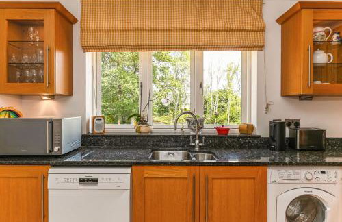 Woodland Cottage by inspirestays-com - Photo 15