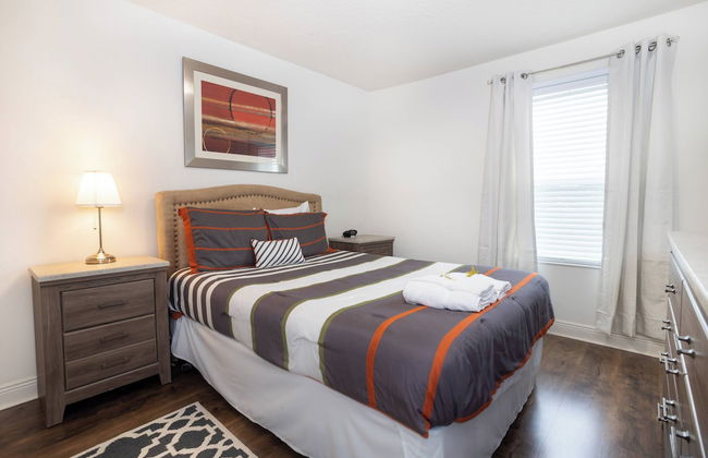 Beautiful Townhome With Hot Tub 13 - Photo 8