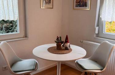 Traumhaft modernes Zimmer mit Doppelbett,,,,Gemeinschaftsbad und WC in 78554 Aldingen - Foto 6