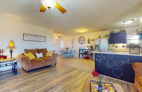 Airstrip Access! Dog-Friendly Rhome Retreat - Photo 7