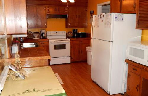 Secluded Cabin Rental for a Large Group Getaway on the Shenandoah River near Luray, Virginia - Photo 22