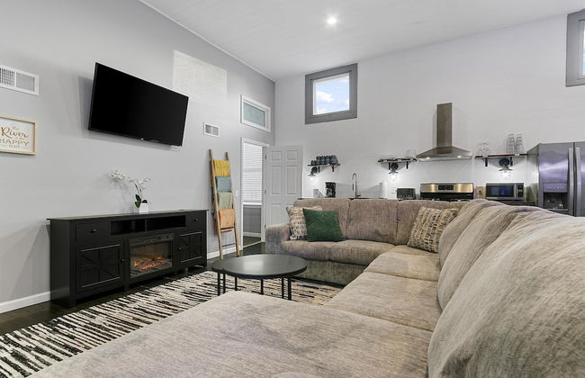 The Waterfront - Waterslide Game Room Sleeps 26 - Foto 14