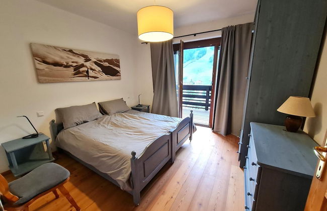 Apartment With Balcony and Mountain Views - Photo 3