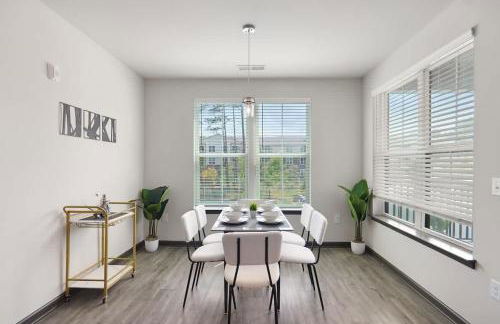 3BR King Bed Balcony North Raleigh - Foto 18