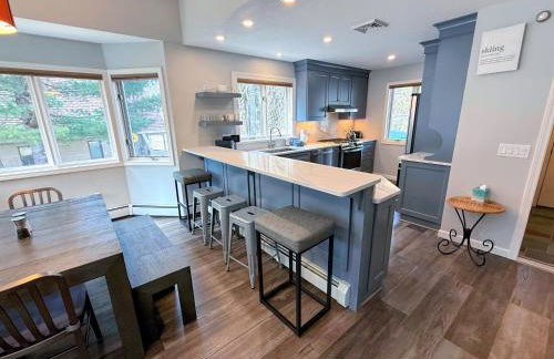 F32 Modern Golf Course Home with Mountain Views - Foto 9