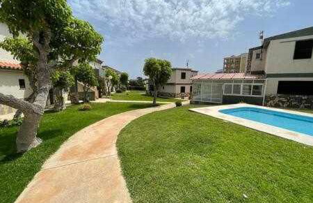 Bajo con jardín y piscina frente a Cala Forcat. - Foto 5