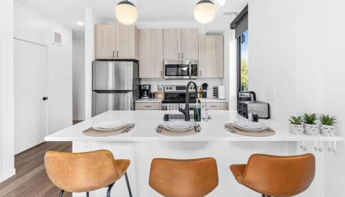 Lux 2BD Gym Rooftop Street Parking by DT UMN - Foto 5