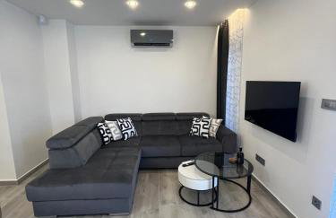 HelaMoni, New 5 Star 2 Person apartments with pool - Foto 40