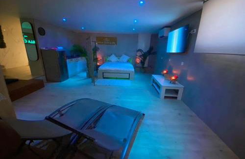 Grande Villa cosy avec piscine, sauna & jacuzzi - Foto 15