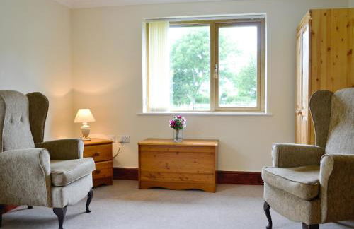 Greenmeadow Bungalow - Photo 7