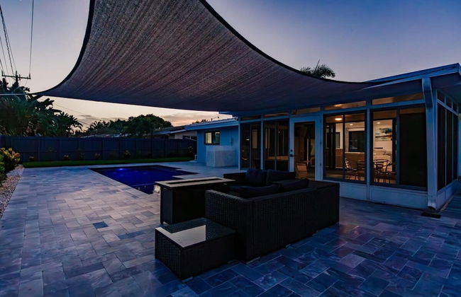 Modern Spacious Home With Pool Jacuzzi - Photo 59