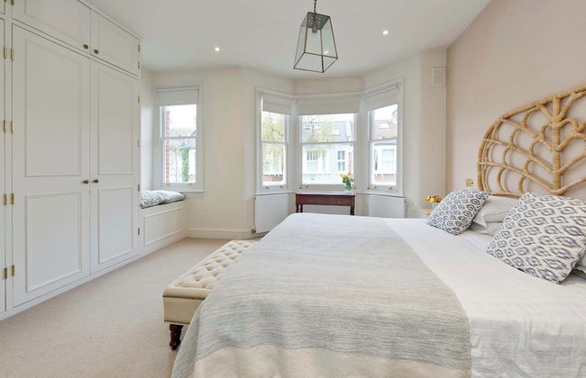 Central London 4BR Queens Park Family Home With Garden - Foto 10