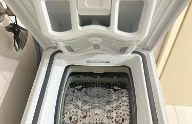 Mamour Apartments, Near Tram & 8' to Beach, Queen Bed Comfort - Foto 21