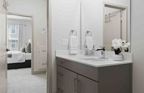 Luxurious Living 5 Min From Downtown - Foto 29