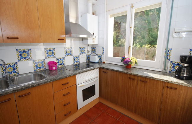 Peaceful Villa in Canyelles With Swimming Pool - Foto 2