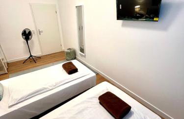BIG New 7Rooms City Center APARTMENTS and Suites - Foto 20