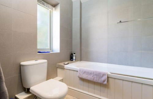 Charming Cottage surrounded by Idyllic garden in peaceful location in central Charlbury - Foto 16